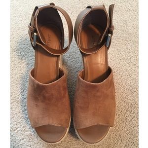 Indigo Rd Airy Wedge